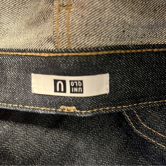 trying to get rid of some clothes - Picture 5 of 5